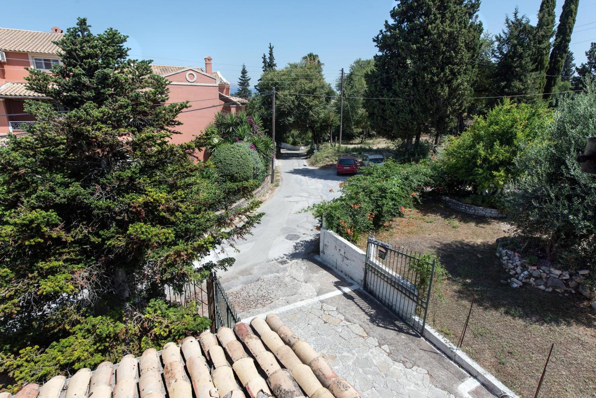 The Roof Family Apartment Alepou Zewnętrze zdjęcie